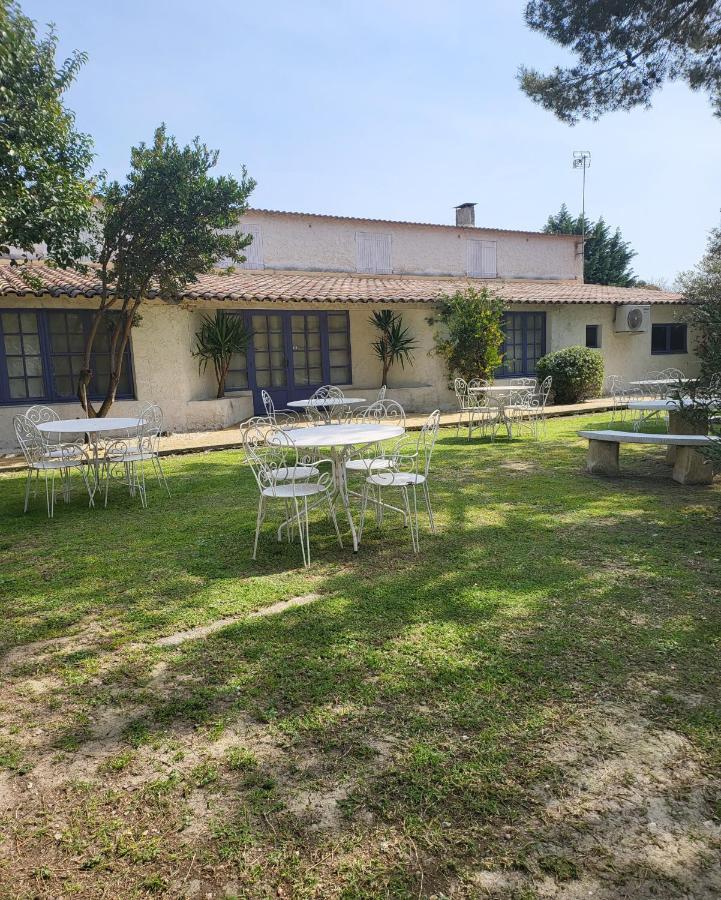 Hotel Mas D'Alivon Arles Esterno foto